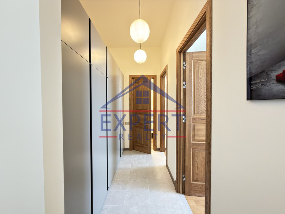 ԿԵՆՏՐՈՆ, ՌՈՍՏՈՄԻ ՓՈՂՈՑ, 3 ՍԵՆՅԱԿ