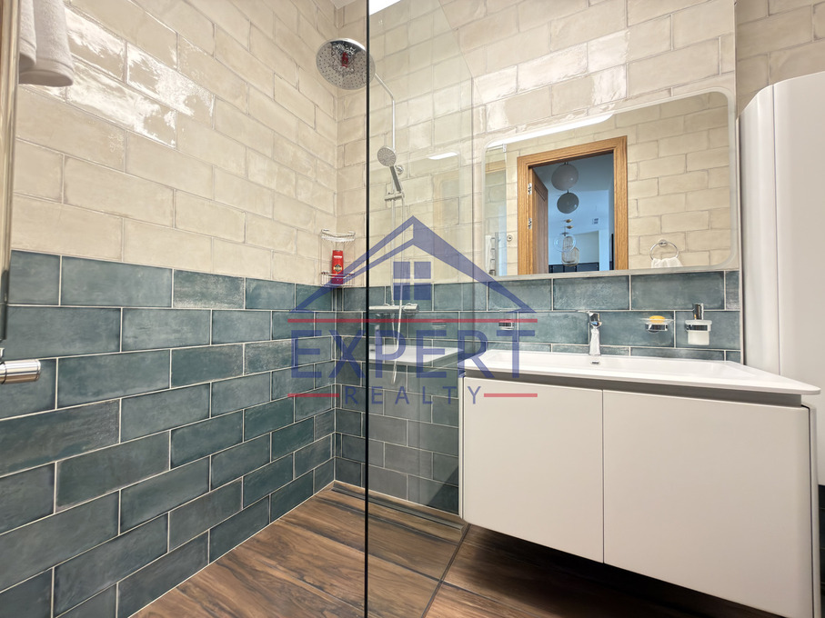 ԿԵՆՏՐՈՆ, ՌՈՍՏՈՄԻ ՓՈՂՈՑ, 3 ՍԵՆՅԱԿ