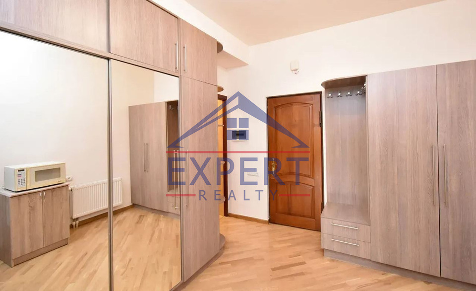 ԿԵՆՏՐՈՆ, ԵԿՄԱԼՅԱՆ ՓՈՂՈՑ    4 ՍԵՆՅԱԿ