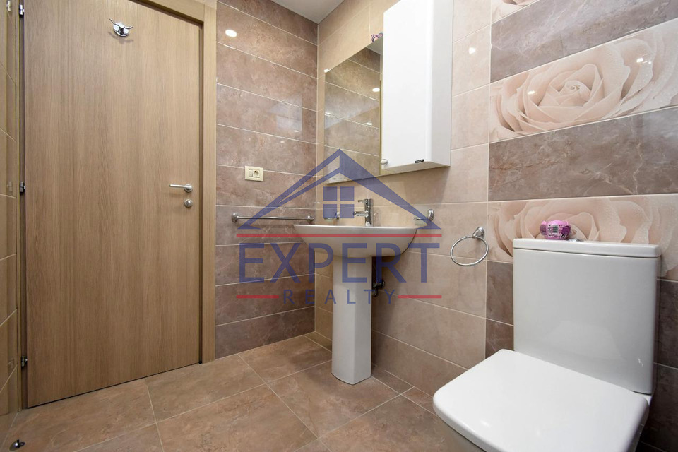 ԿԵՆՏՐՈՆ, ԼԵՈՅԻ ՓՈՂՈՑ, 4 ՍԵՆՅԱԿ