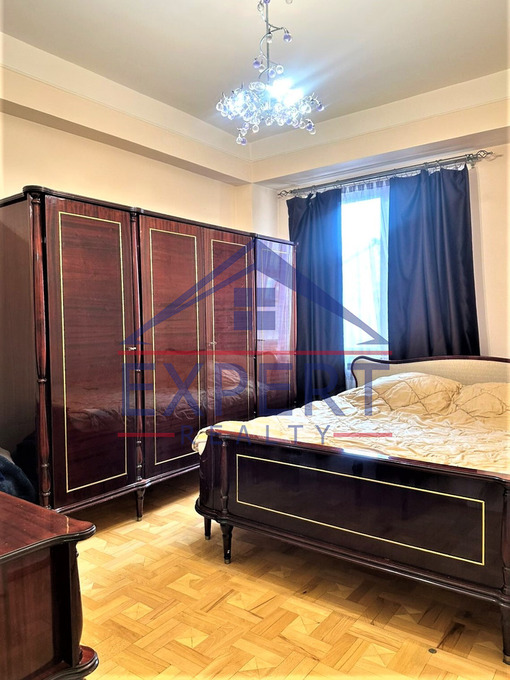 ԿԵՆՏՐՈՆ, ԿՈՐՅՈՒՆԻ ՓՈՂՈՑ, 2 ՍԵՆՅԱԿ