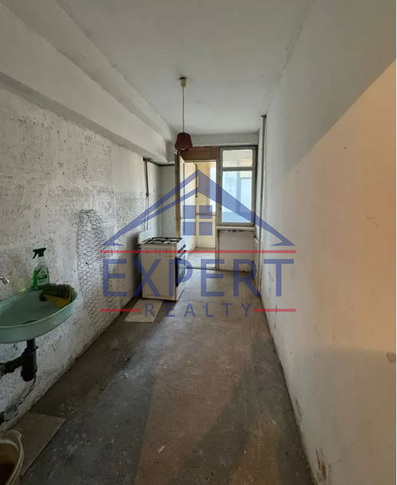 ԿԵՆՏՐՈՆ, ՍԱՅԱԹ-ՆՈՎԱ ՊՈՂՈՏԱ, 3 ՍԵՆՅԱԿ