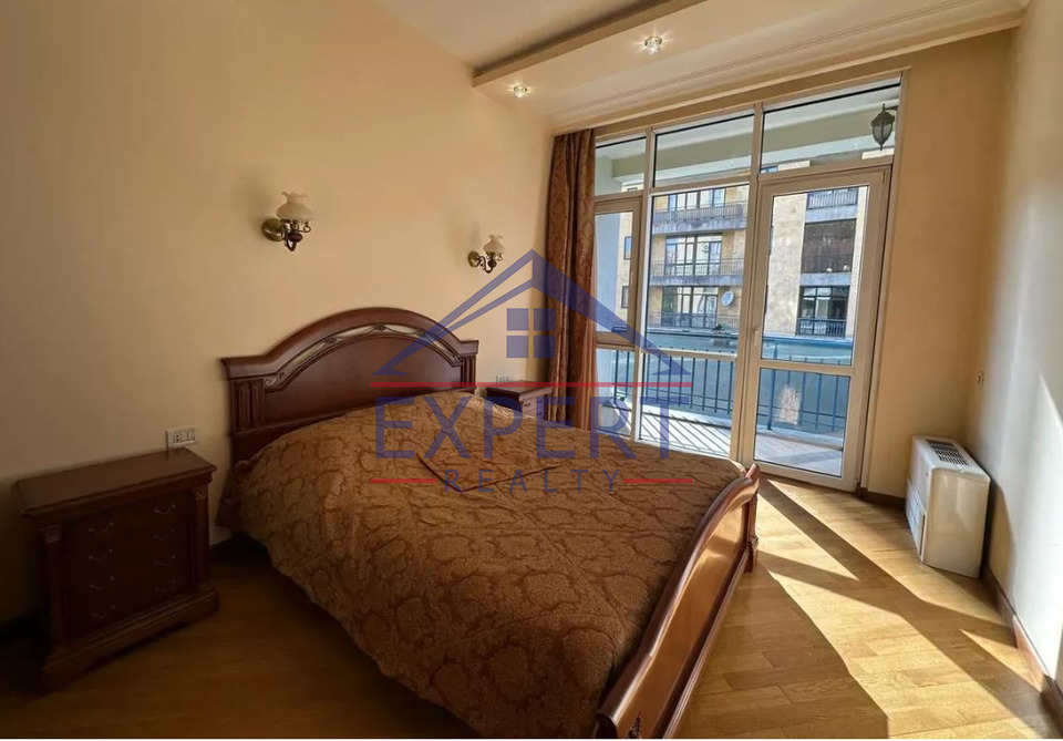 ԿԵՆՏՐՈՆ, ԱՐԱՄԻ ՓՈՂՈՑ, 4 ՍԵՆՅԱԿ