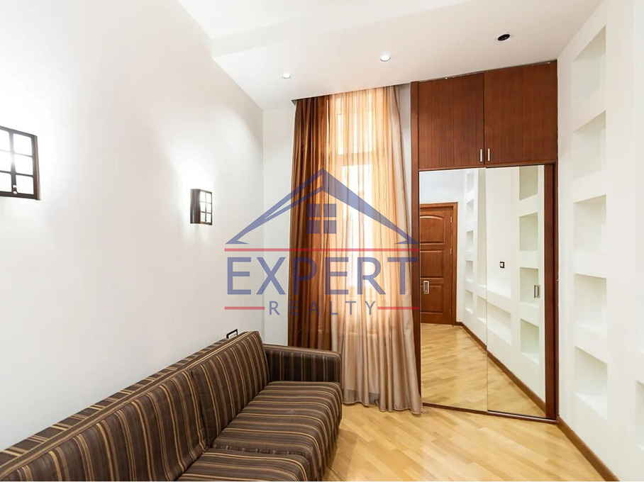 ԿԵՆՏՐՈՆ, ԱՐԱՄԻ ՓՈՂՈՑ, 4 ՍԵՆՅԱԿ