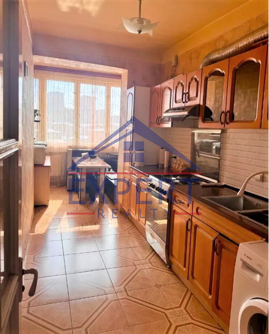 ՔԱՆԱՔԵՌ-ԶԵՅԹՈՒՆ, ԿԱՐԱՊԵՏ ՈՒԼՆԵՑԻ ՓՈՂՈՑ, 3 ՍԵՆՅԱԿ