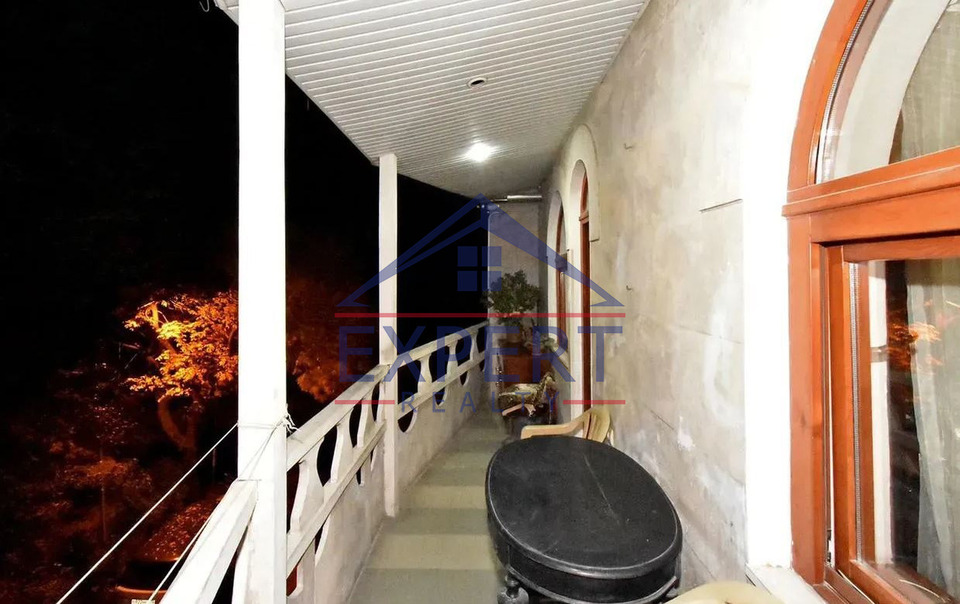 ԱՐԱԲԿԻՐ, ՄԱՄԻԿՈՆՅԱՆՑ ՓՈՂՈՑ, 2 ՍԵՆՅԱԿ