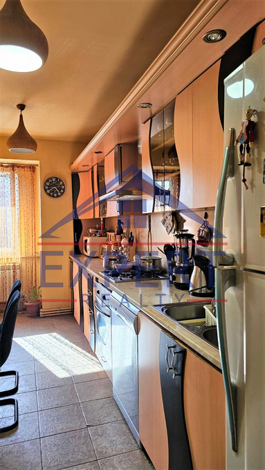 ԱՐԱԲԿԻՐ, ԱԴՈՆՑԻ ՓՈՂՈՑ, 3 ՍԵՆՅԱԿ