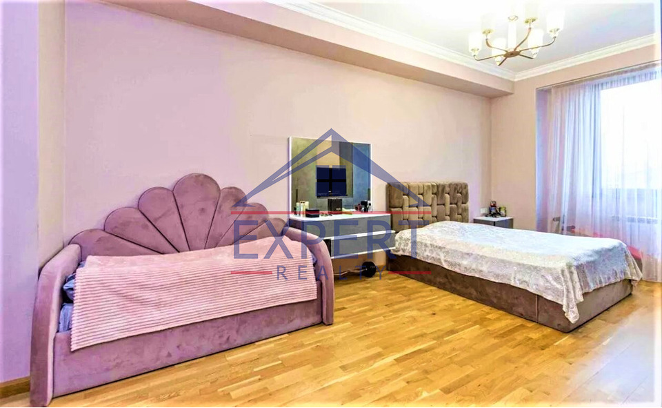 ՔԱՆԱՔԵՌ ԶԵՅԹՈՒՆ   ՊԱՐՈՒՅՐ ՍԵՎԱԿ  3 ՍԵՆՅԱԿ