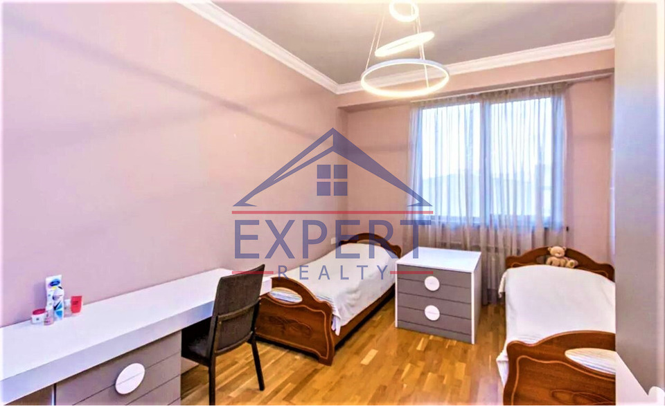 ՔԱՆԱՔԵՌ ԶԵՅԹՈՒՆ   ՊԱՐՈՒՅՐ ՍԵՎԱԿ  3 ՍԵՆՅԱԿ