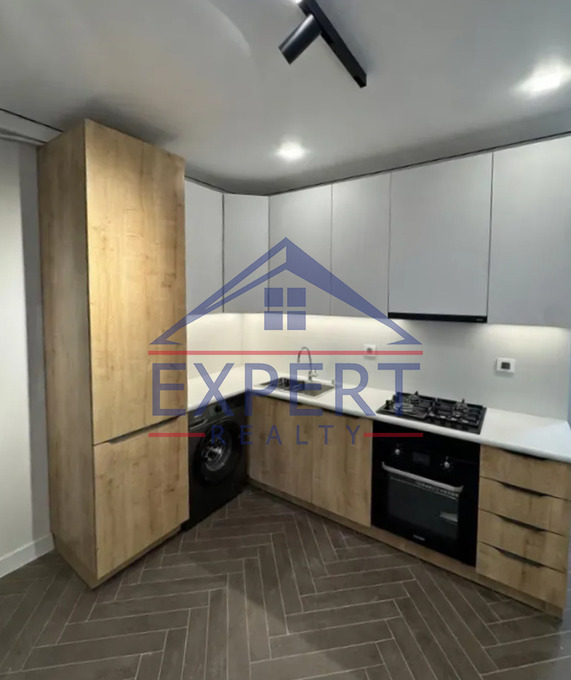 ԿԵՆՏՐՈՆ, ՆԱՐ-ԴՈՍԻ ՓՈՂՈՑ, 2 ՍԵՆՅԱԿ