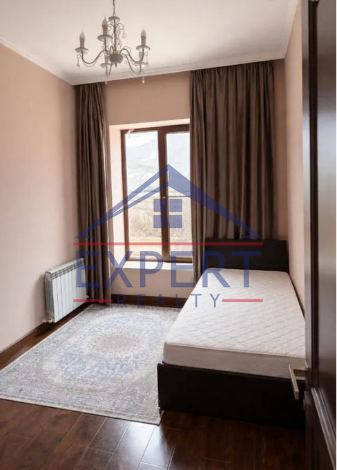 ԿԵՆՏՐՈՆ,ԱԴԱՆԱՅԻ ՓՈՂՈՑ   4 ՍԵՆԱՅԿ