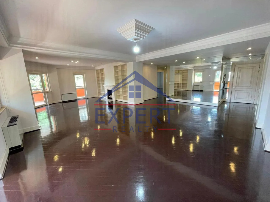 ԿԵՆՏՐՈՆ, ԿՈՂԲԱՑՈՒ ՓՈՂՈՑ, 4 ՍԵՆՅԱԿ