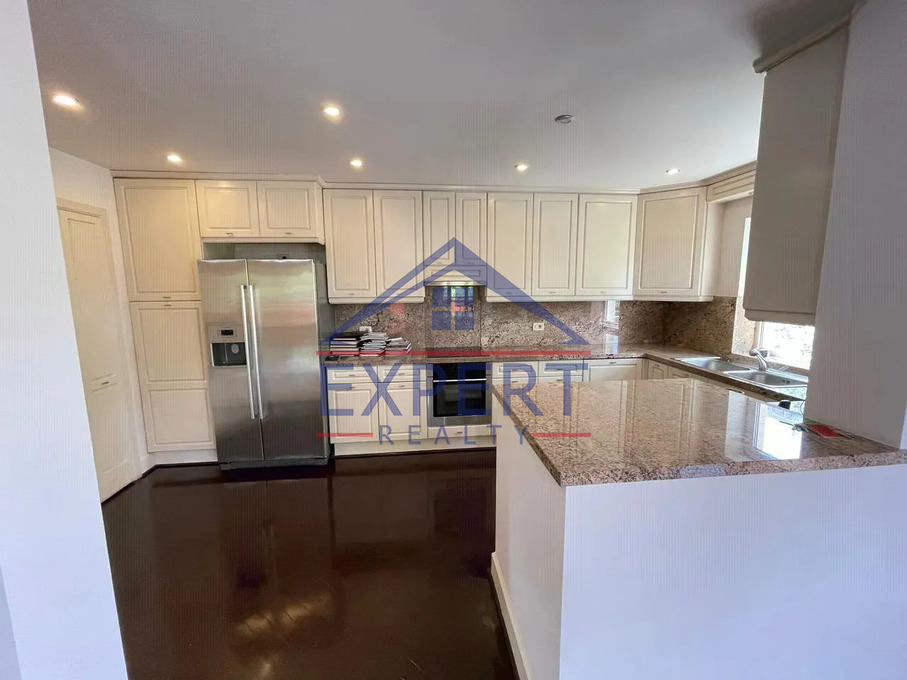 ԿԵՆՏՐՈՆ, ԿՈՂԲԱՑՈՒ ՓՈՂՈՑ, 4 ՍԵՆՅԱԿ