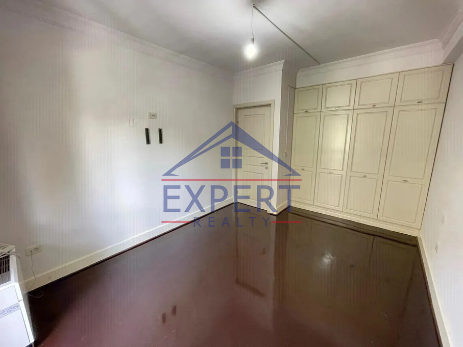 ԿԵՆՏՐՈՆ, ԿՈՂԲԱՑՈՒ ՓՈՂՈՑ, 4 ՍԵՆՅԱԿ