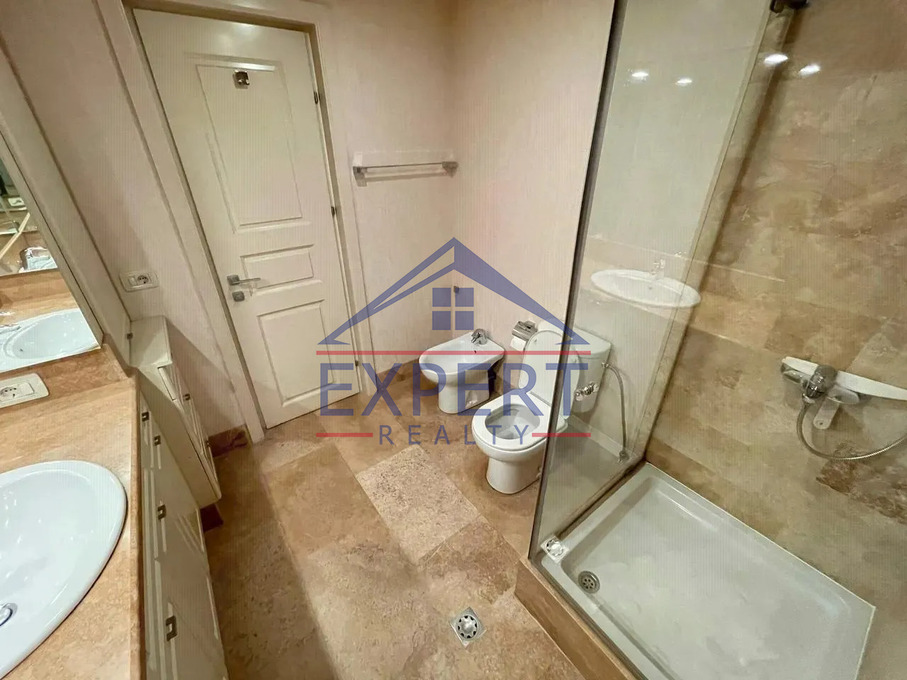 ԿԵՆՏՐՈՆ, ԿՈՂԲԱՑՈՒ ՓՈՂՈՑ, 4 ՍԵՆՅԱԿ