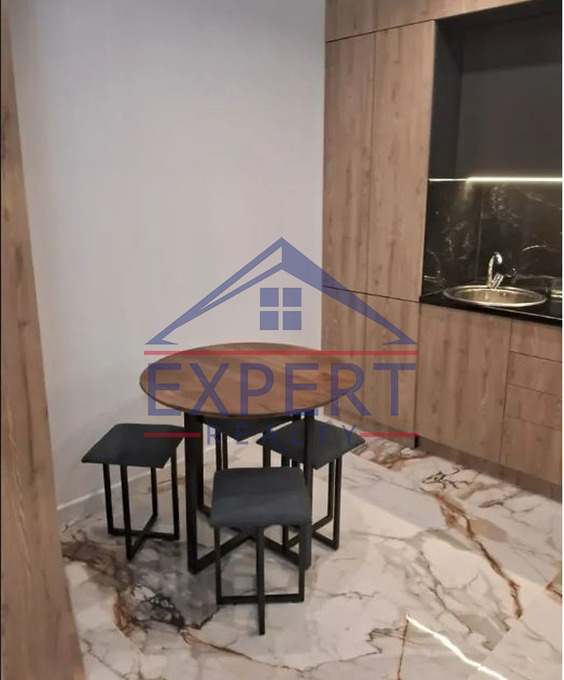 ԿԵՆՏՐՈՆ, ՂԱԶԱՐ ՓԱՐՊԵՑՈՒ ՓՈՂՈՑ, 3 ՍԵՆՅԱԿ
