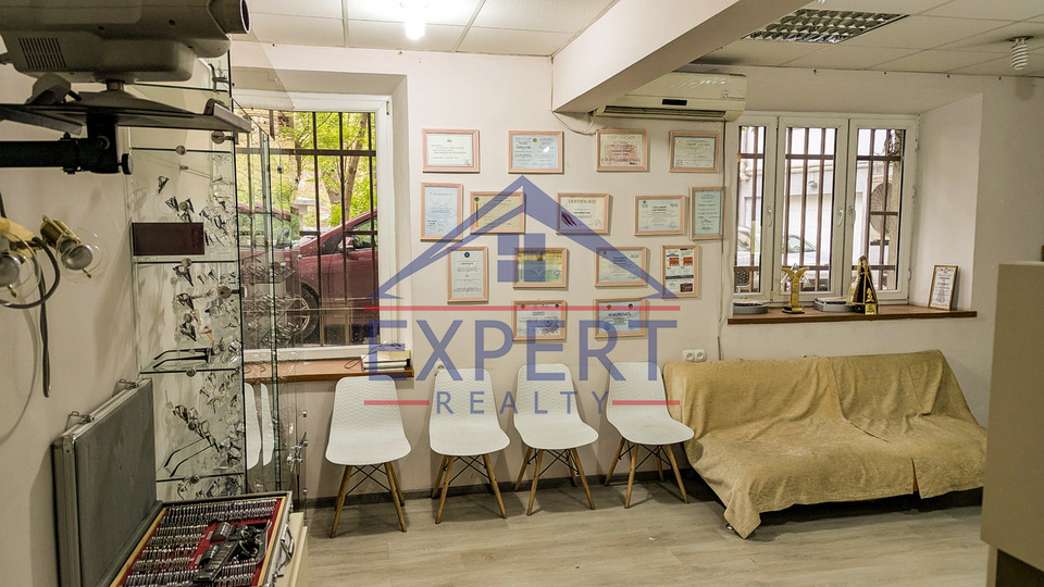 ԿԵՆՏՐՈՆ, ՄՈՍԿՈՎՅԱՆ ՓՈՂՈՑ, 32 ՔՄ