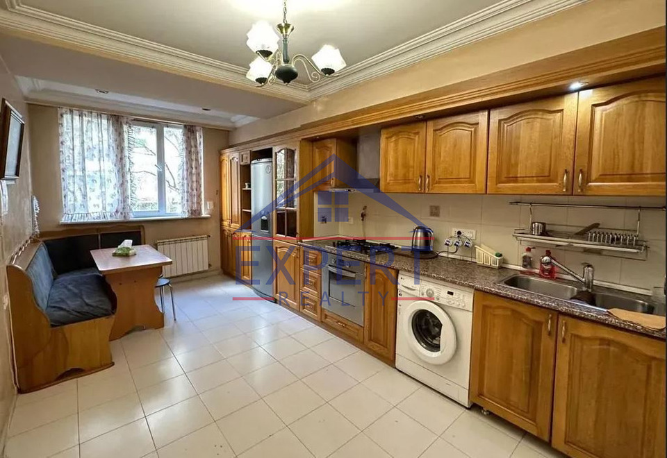 ԿԵՆՏՐՈՆ, ԿՈՂԲԱՑՈՒ ՓՈՂՈՑ, 2 ՍԵՆՅԱԿ