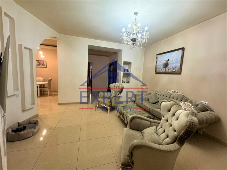 ԿԵՆՏՐՈՆ, ԽՈՐԵՆԱՑԻ ՓՈՂՈՑ, 4 ՍԵՆՅԱԿ