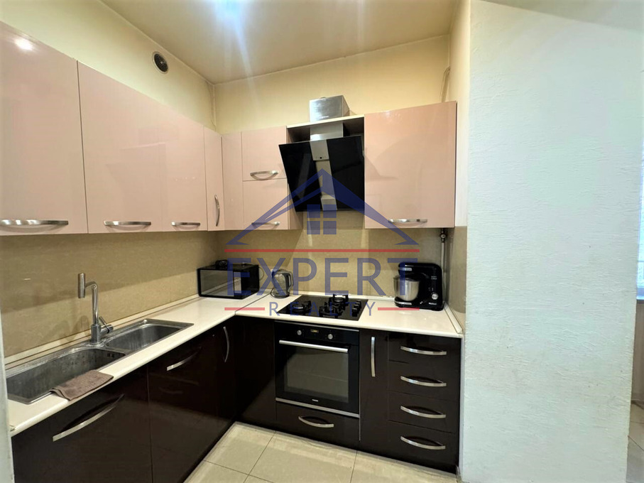 ԿԵՆՏՐՈՆ, ԽՈՐԵՆԱՑԻ ՓՈՂՈՑ, 4 ՍԵՆՅԱԿ