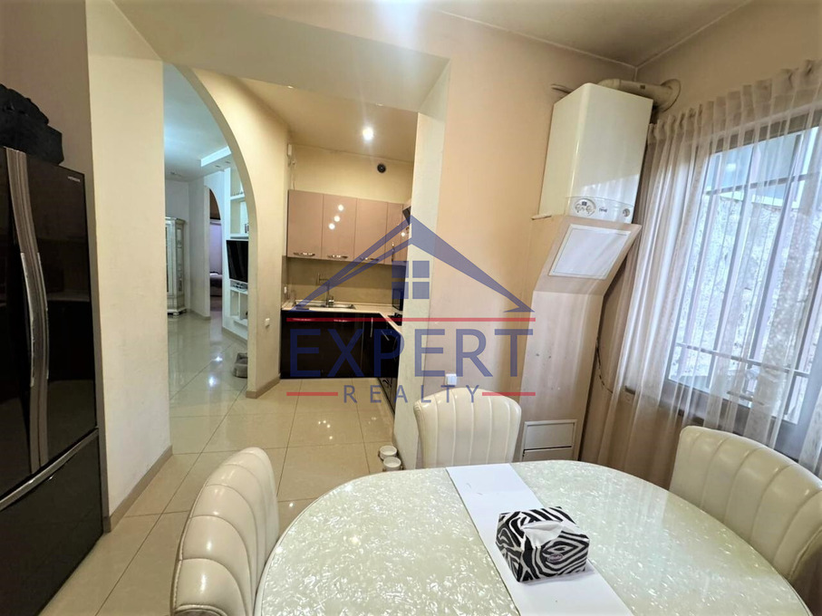 ԿԵՆՏՐՈՆ, ԽՈՐԵՆԱՑԻ ՓՈՂՈՑ, 4 ՍԵՆՅԱԿ