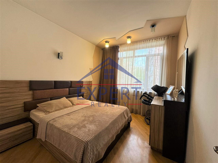 ԿԵՆՏՐՈՆ, ԽՈՐԵՆԱՑԻ ՓՈՂՈՑ, 4 ՍԵՆՅԱԿ