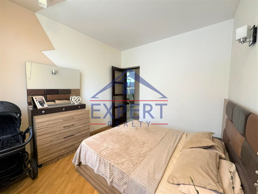 ԿԵՆՏՐՈՆ, ԽՈՐԵՆԱՑԻ ՓՈՂՈՑ, 4 ՍԵՆՅԱԿ