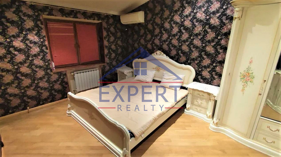 ԿԵՆՏՐՈՆ, ՄՀԵՐ ՄԿՐՏՉՅԱՆ ՓՈՂՈՑ, 4 ՍԵՆՅԱԿ