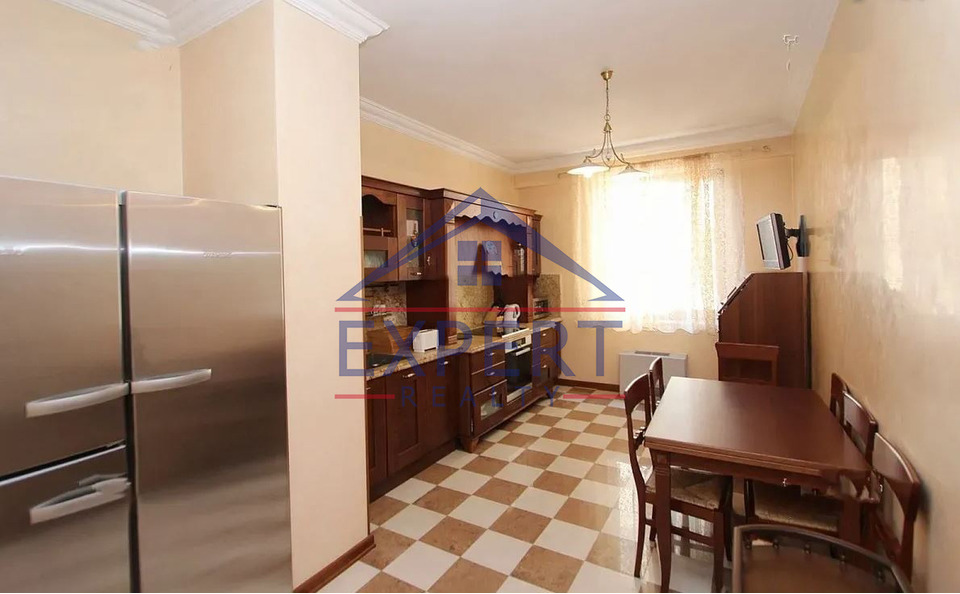 ԿԵՆՏՐՈՆ, ՀՅՈՒՍԻՍԱՅԻՆ ՊՈՂՈՏԱ, 4 ՍԵՆՅԱԿ