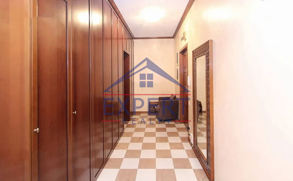 ԿԵՆՏՐՈՆ, ՀՅՈՒՍԻՍԱՅԻՆ ՊՈՂՈՏԱ, 4 ՍԵՆՅԱԿ