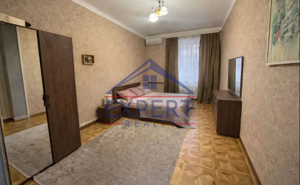ԿԵՆՏՐՈՆ, ՄԱՇՏՈՑԻ ՊՈՂՈՏԱ, 3 ՍԵՆՅԱԿ