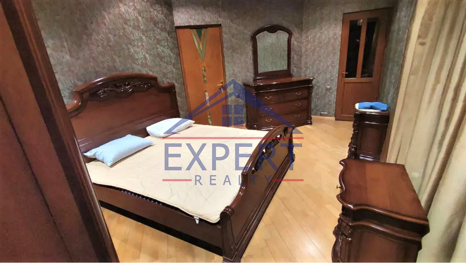 ԿԵՆՏՐՈՆ, ՄՀԵՐ ՄԿՐՏՉՅԱՆ ՓՈՂՈՑ, 4 ՍԵՆՅԱԿ