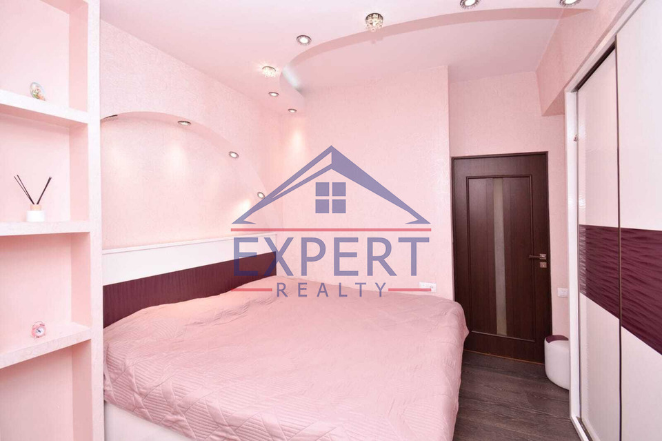 ԿԵՆՏՐՈՆ, ԿՈՂԲԱՑԻ ՓՈՂՈՑ, 2 ՍԵՆՅԱԿ