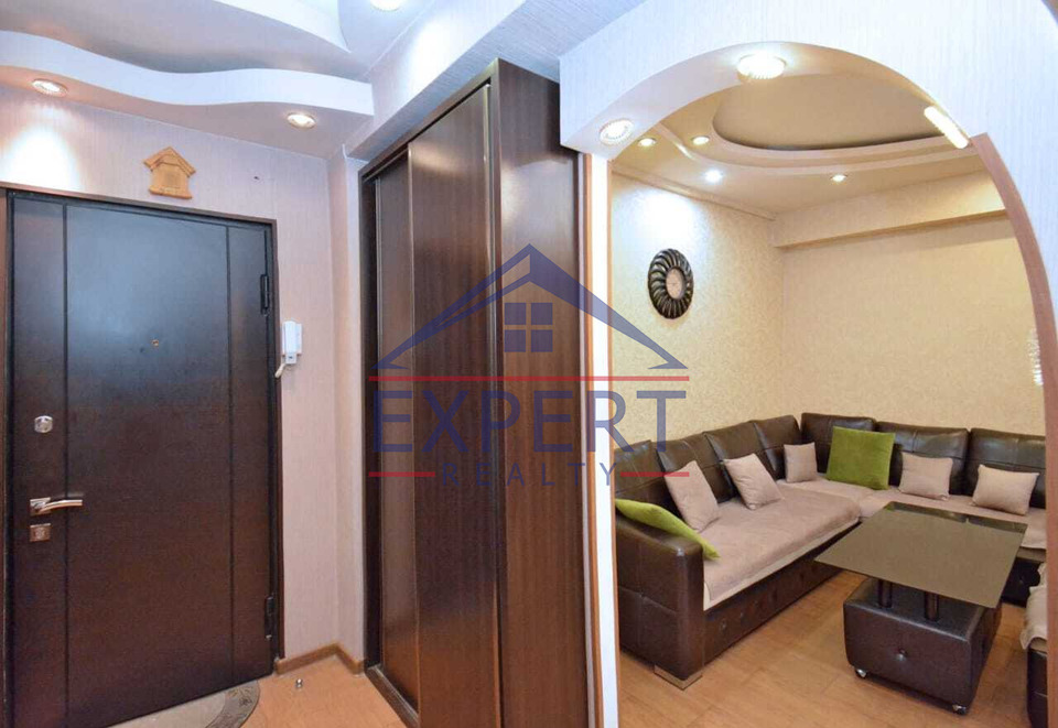 ԿԵՆՏՐՈՆ, ԿՈՂԲԱՑԻ ՓՈՂՈՑ, 2 ՍԵՆՅԱԿ