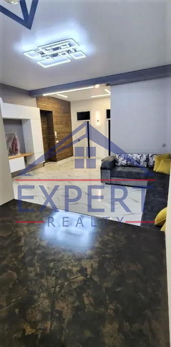 ԿԵՆՏՐՈՆ, ԳՈՒՐԶԱԴՅԱՆՆԵՐԻ ՓՈՈՂՈՑ, 3 ՍԵՆՅԱԿ