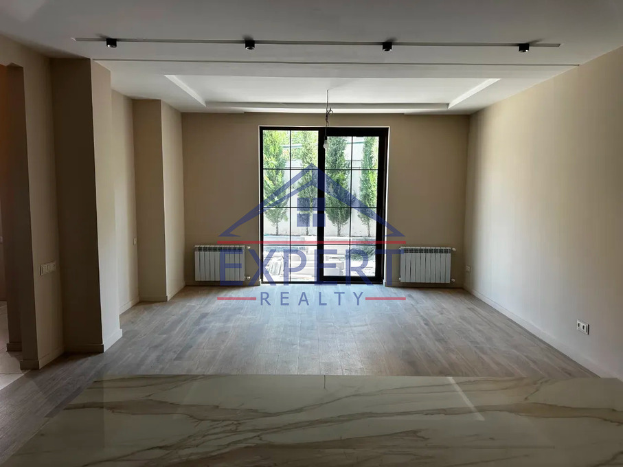 ՔԱՆԱՔԵՌ ԶԵՅԹՈՒՆ, ԹԲԻԼԻՍՅԱՆ ԽՃՈՒՂԻ, 4 ՍԵՆՅԱԿ