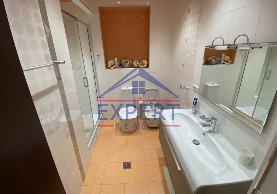 ԿԵՆՏՐՈՆ, ՏԵՐՅԱՆ ՓՈՂՈՑ, 5 ՍԵՆՅԱԿ