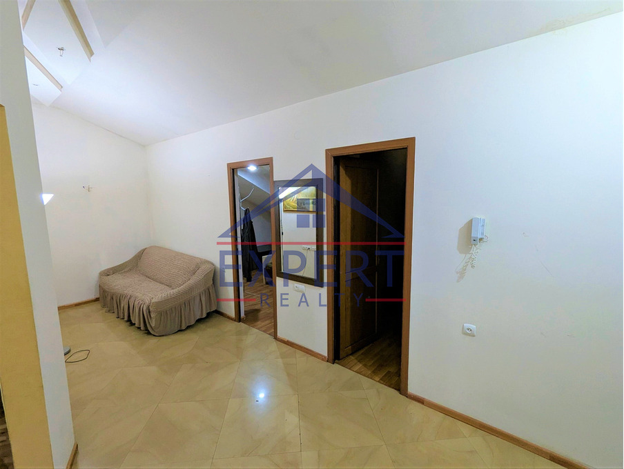 ԿԵՆՏՐՈՆ, ՄԱՇՏՈՑԻ ՓՈՂՈՑ, 3 ՍԵՆՅԱԿ