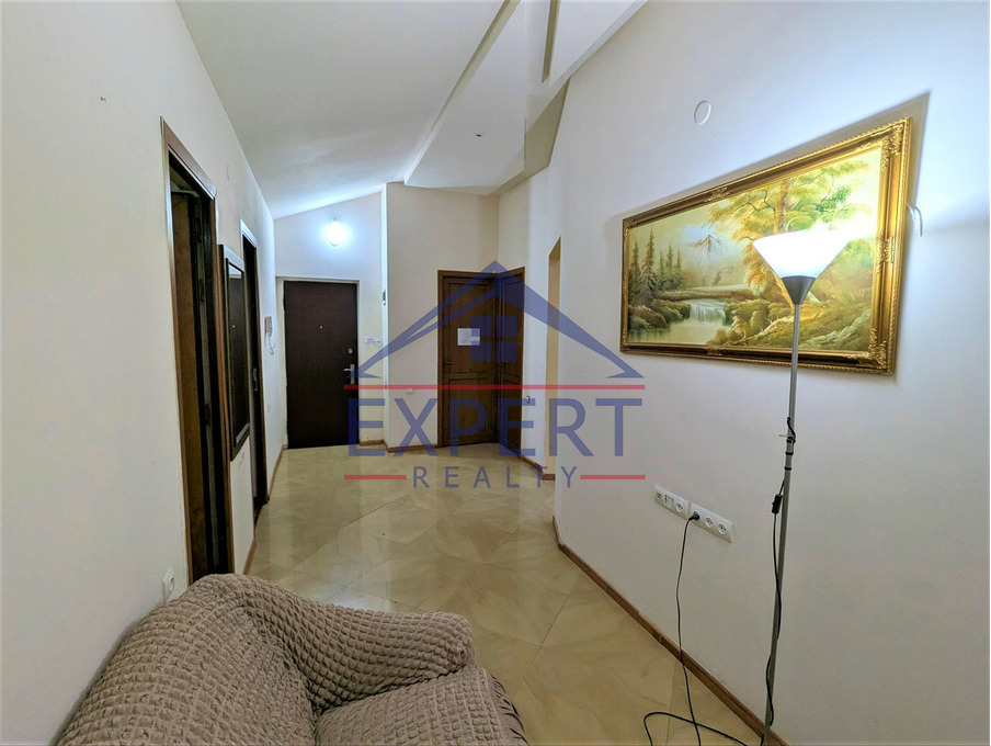 ԿԵՆՏՐՈՆ, ՄԱՇՏՈՑԻ ՓՈՂՈՑ, 3 ՍԵՆՅԱԿ