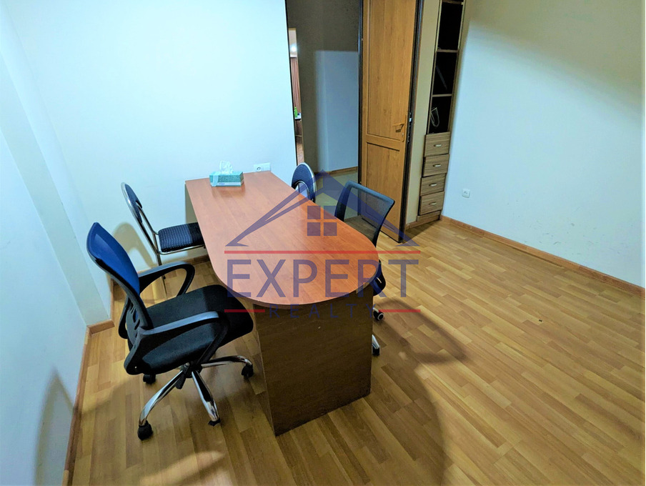 ԿԵՆՏՐՈՆ, ՄԱՇՏՈՑԻ ՓՈՂՈՑ, 3 ՍԵՆՅԱԿ