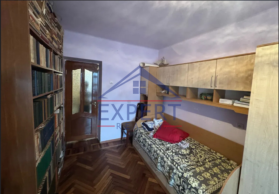 ԱՋԱՓՆՅԱԿ, ԱՐԶՈՒՄԱՆՅԱՆ ՓՈՂՈՑ, 3 ՍԵՆՅԱԿ