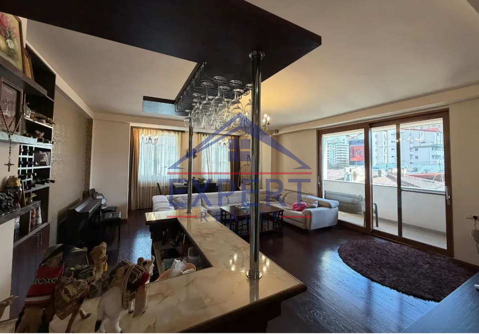 ԿԵՆՏՐՈՆ, ՄԱՇՏՈՑԻ ՊՈՂՈՏԱ, 4 ՍԵՆՅԱԿ