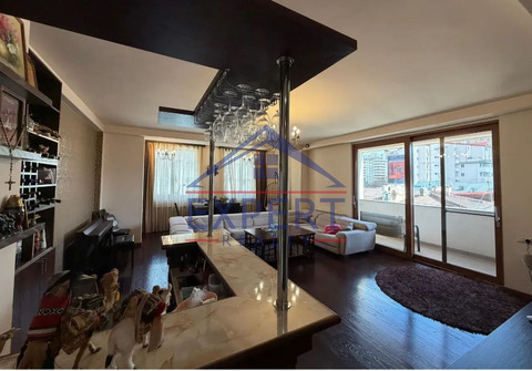 ԿԵՆՏՐՈՆ, ՄԱՇՏՈՑԻ ՊՈՂՈՏԱ, 4 ՍԵՆՅԱԿ