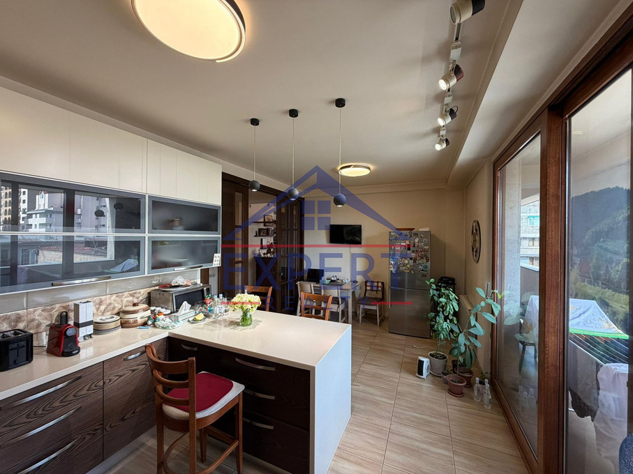 ԿԵՆՏՐՈՆ, ՄԱՇՏՈՑԻ ՊՈՂՈՏԱ, 4 ՍԵՆՅԱԿ