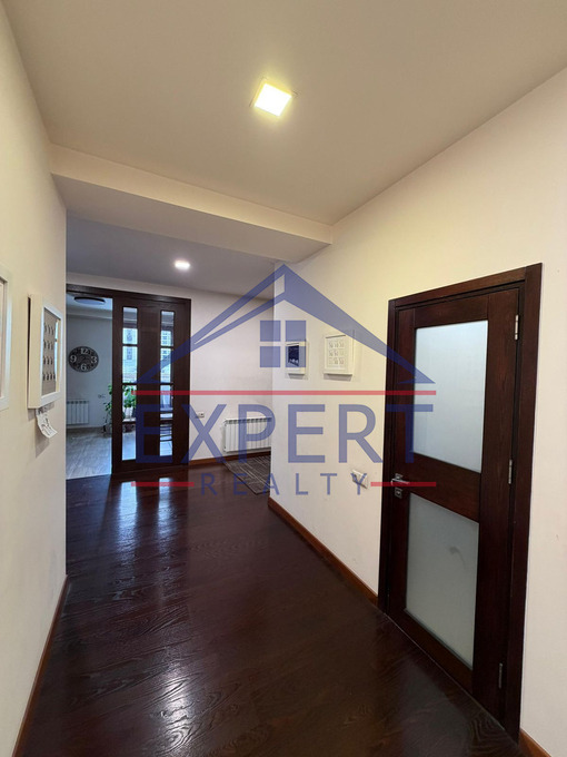 ԿԵՆՏՐՈՆ, ՄԱՇՏՈՑԻ ՊՈՂՈՏԱ, 4 ՍԵՆՅԱԿ