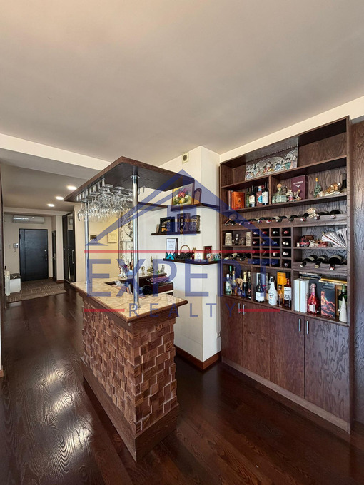 ԿԵՆՏՐՈՆ, ՄԱՇՏՈՑԻ ՊՈՂՈՏԱ, 4 ՍԵՆՅԱԿ