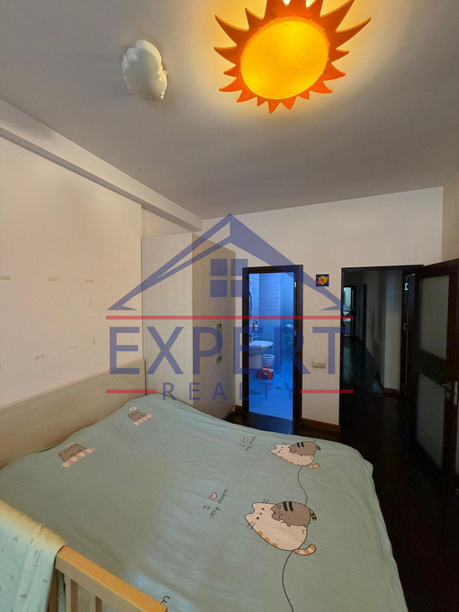 ԿԵՆՏՐՈՆ, ՄԱՇՏՈՑԻ ՊՈՂՈՏԱ, 4 ՍԵՆՅԱԿ