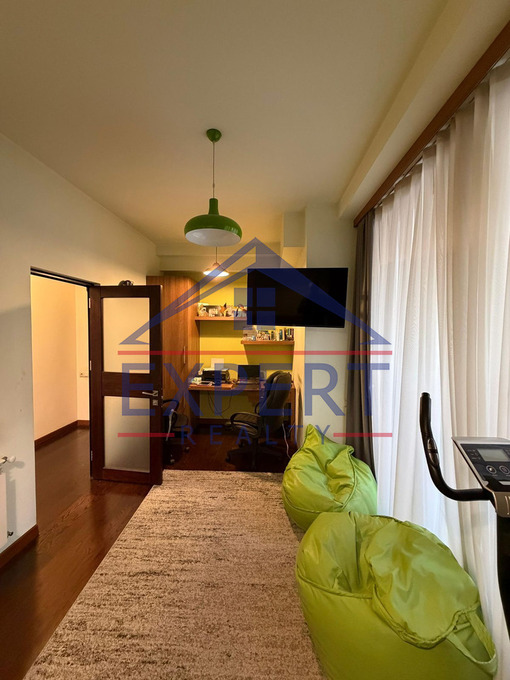 ԿԵՆՏՐՈՆ, ՄԱՇՏՈՑԻ ՊՈՂՈՏԱ, 4 ՍԵՆՅԱԿ