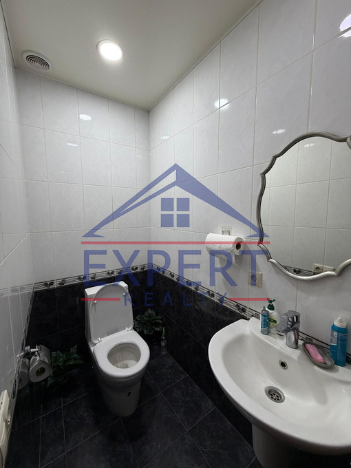 ԿԵՆՏՐՈՆ, ՄԱՇՏՈՑԻ ՊՈՂՈՏԱ, 4 ՍԵՆՅԱԿ