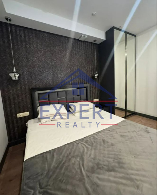 ԿԵՆՏՐՈՆ, ՄԱՇՏՈՑԻ ՊՈՂՈՏԱ, 3 ՍԵՆՅԱԿ